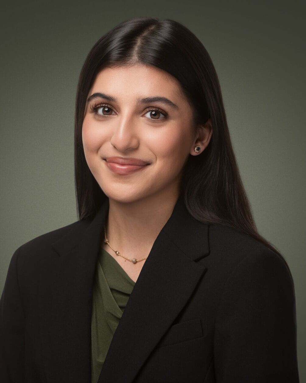 Professional Headshot of Emaan Khan Real estate Professional
