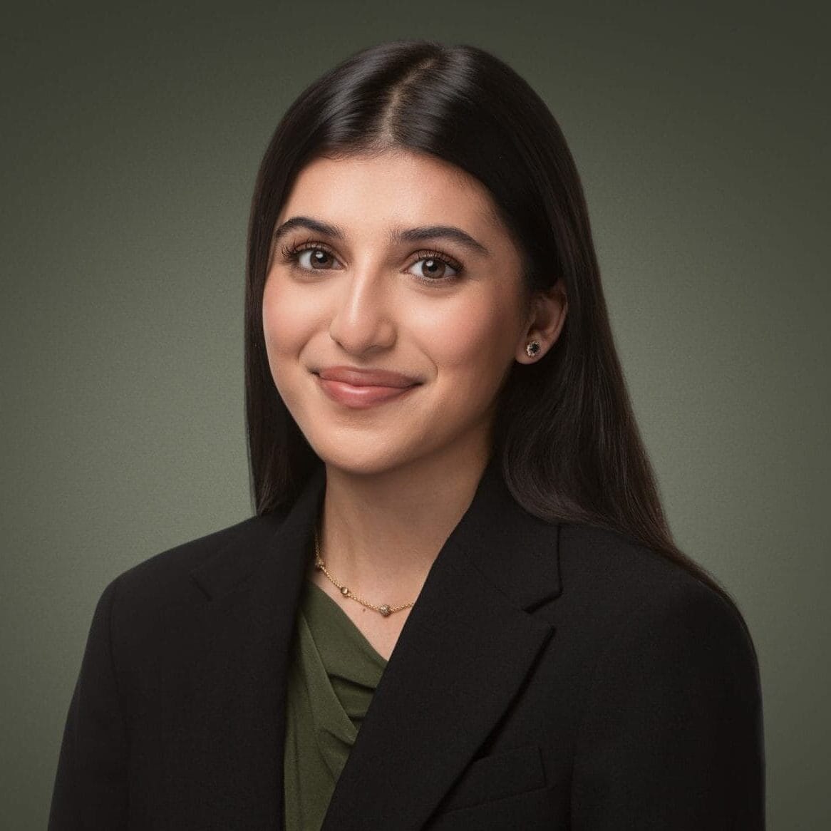Professional Headshot of Emaan Khan Real estate Professional